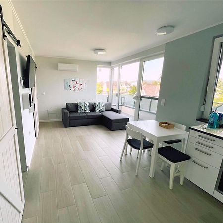 קסזטלי Lakeside Family & Studio Apartments מראה חיצוני תמונה