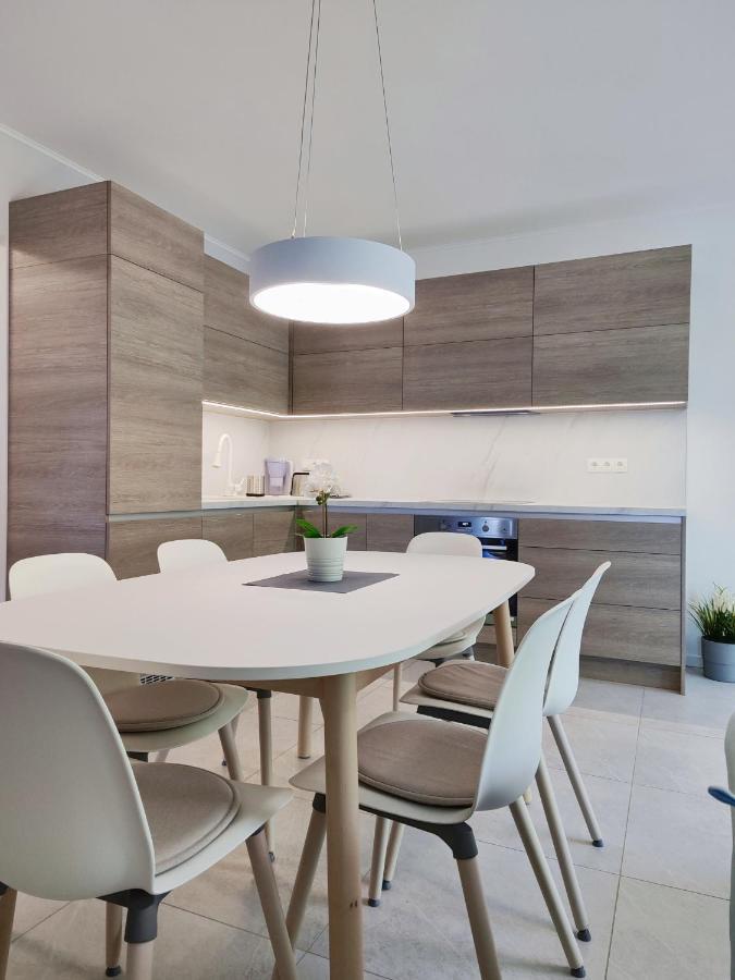 קסזטלי Lakeside Family & Studio Apartments מראה חיצוני תמונה