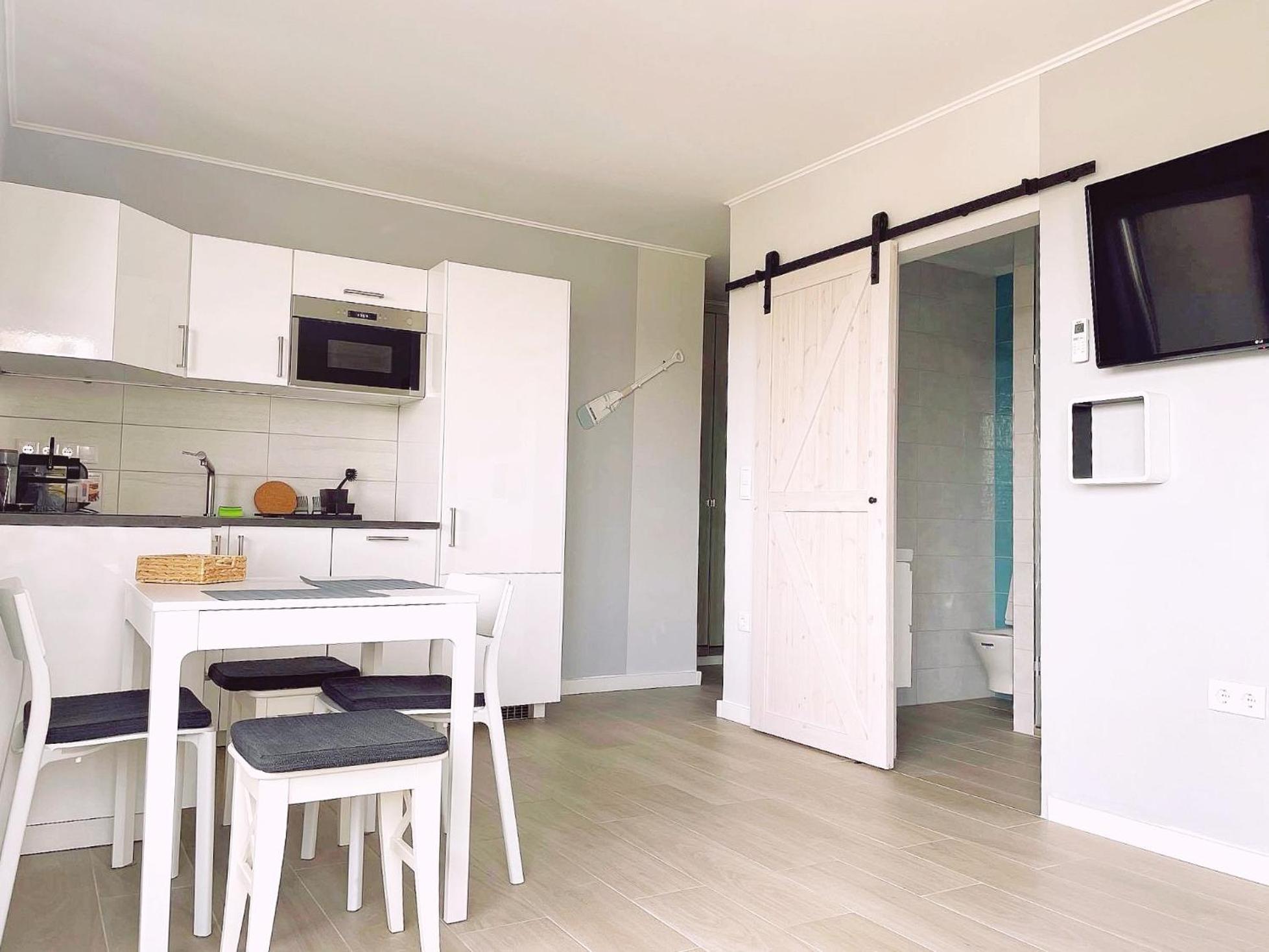 קסזטלי Lakeside Family & Studio Apartments מראה חיצוני תמונה